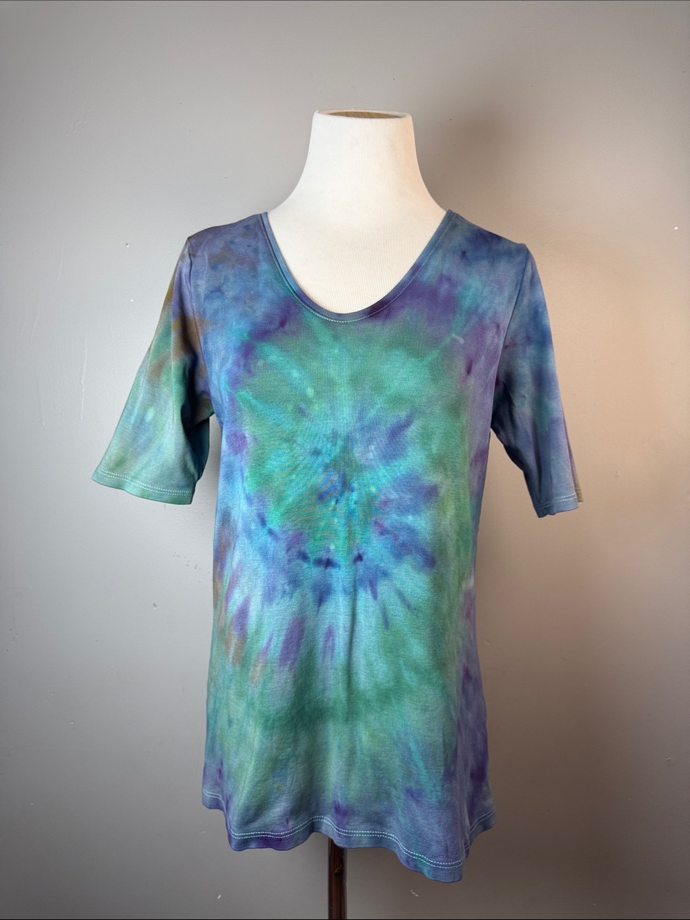 Women's Scoop Neck Tie-Dye Tee in Green & Purple
